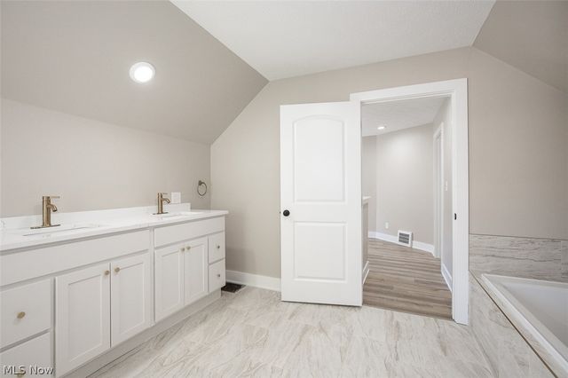 1521 Newman Avenue, Lakewood, OH 44107
