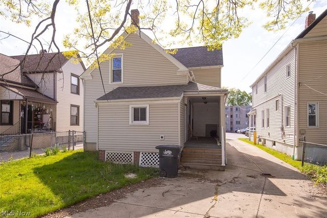 1521 Newman Avenue, Lakewood, OH 44107