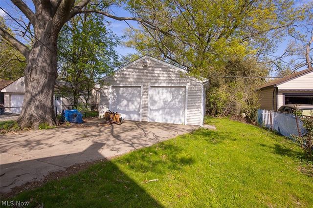 1521 Newman Avenue, Lakewood, OH 44107