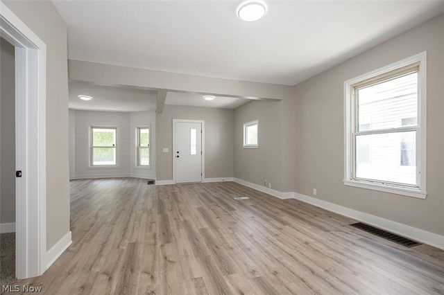 1521 Newman Avenue, Lakewood, OH 44107