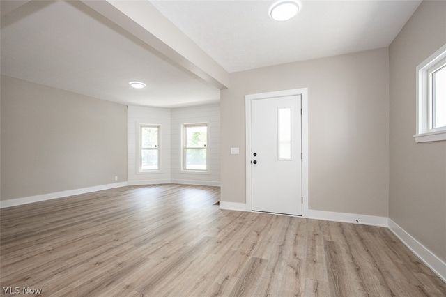1521 Newman Avenue, Lakewood, OH 44107