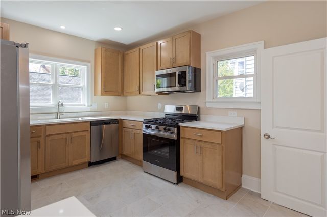 3520 Bainbridge Road, Cleveland Heights, OH 44118
