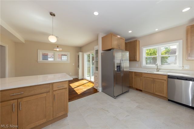 3520 Bainbridge Road, Cleveland Heights, OH 44118
