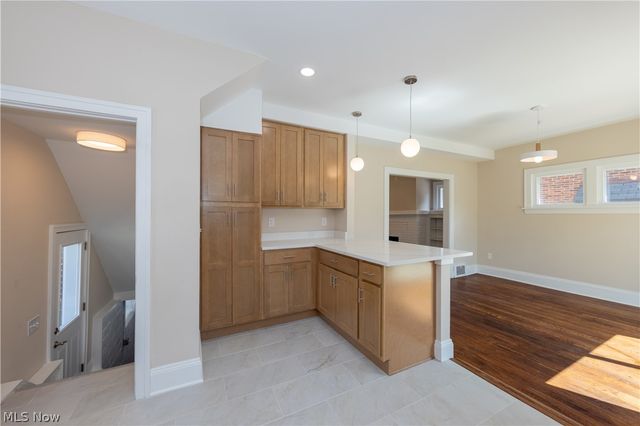 3520 Bainbridge Road, Cleveland Heights, OH 44118
