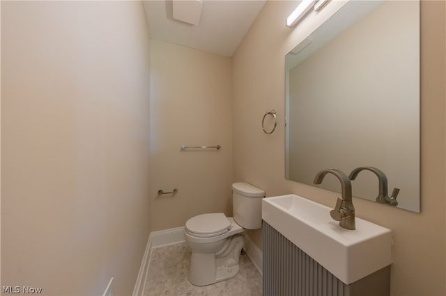 3520 Bainbridge Road, Cleveland Heights, OH 44118