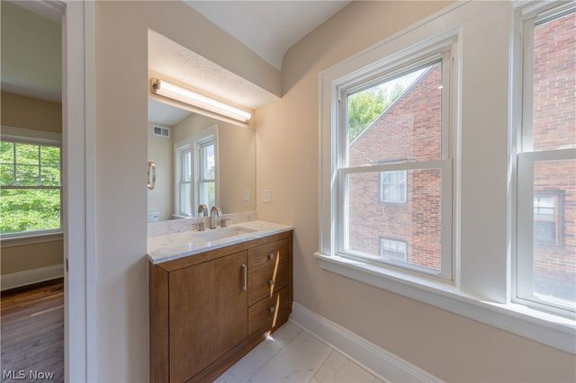 3520 Bainbridge Road, Cleveland Heights, OH 44118