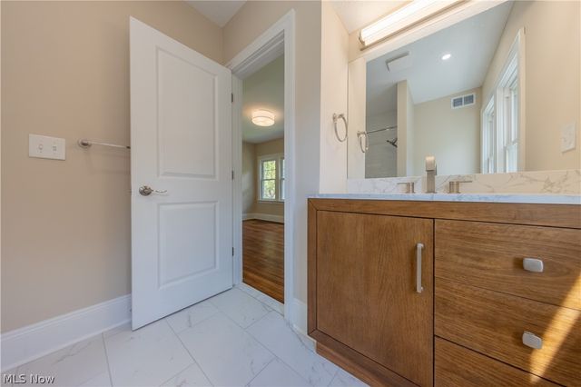 3520 Bainbridge Road, Cleveland Heights, OH 44118