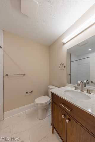 3520 Bainbridge Road, Cleveland Heights, OH 44118