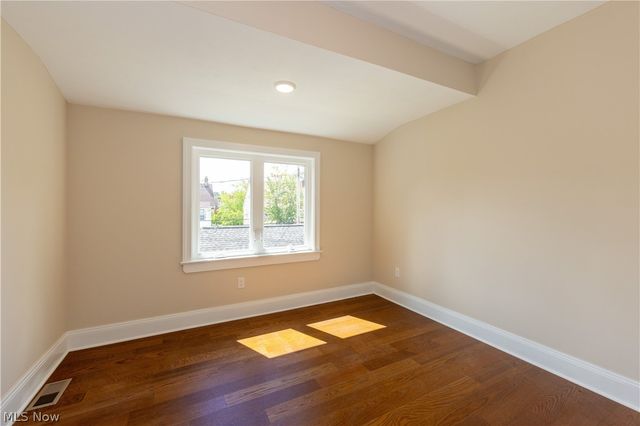 3520 Bainbridge Road, Cleveland Heights, OH 44118