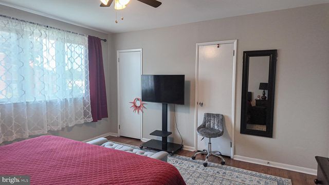 3520 CHURCHILL LN, Philadelphia, PA 19114