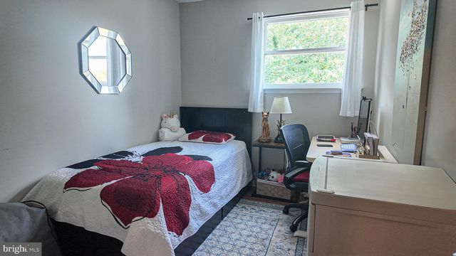 3520 CHURCHILL LN, Philadelphia, PA 19114