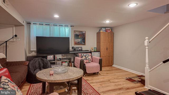 3520 CHURCHILL LN, Philadelphia, PA 19114