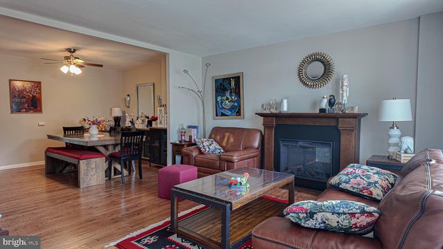3520 CHURCHILL LN, Philadelphia, PA 19114