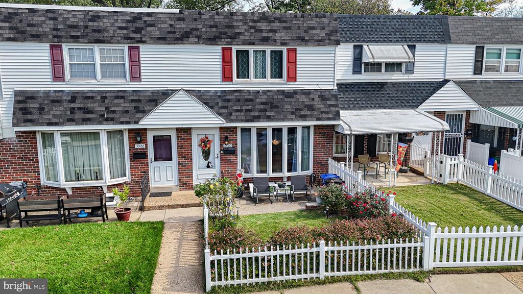 3520 CHURCHILL LN, Philadelphia, PA 19114