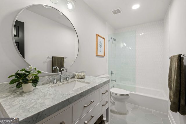 124 Sisson Avenue NE, Atlanta, GA 30317