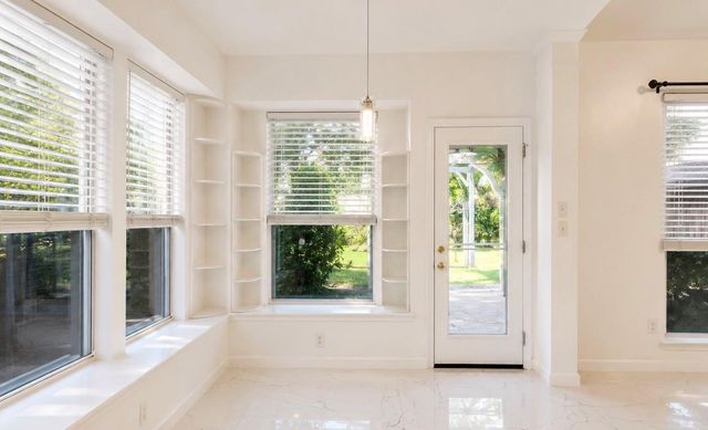 423 Blossomwood Drive, League City, TX 77573