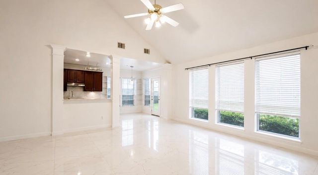 423 Blossomwood Drive, League City, TX 77573