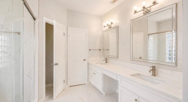 423 Blossomwood Drive, League City, TX 77573