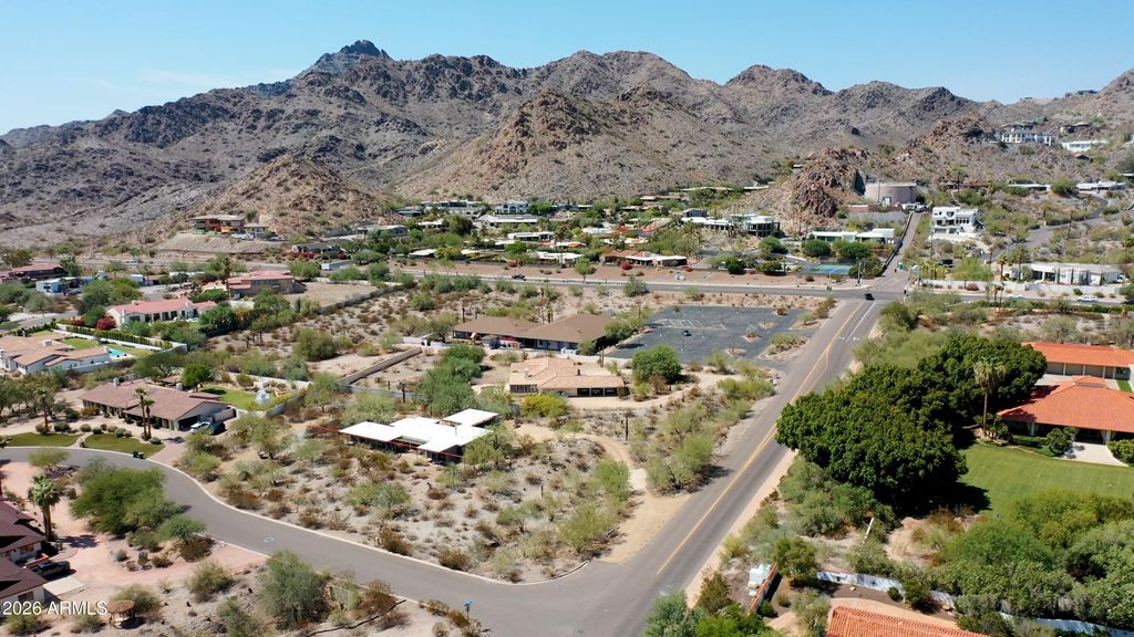 6420 N PALO CRISTI Road, Paradise Valley, AZ 85253 — photo 5