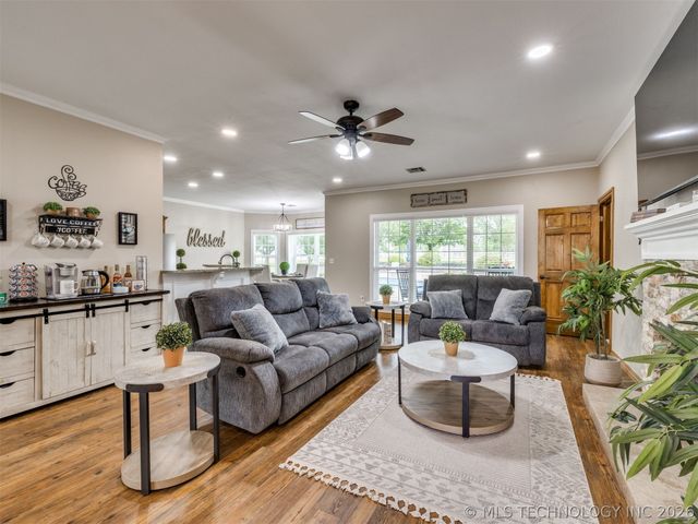 15611 E 112th Street North, Owasso, OK 74055