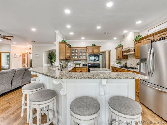 15611 E 112th Street North, Owasso, OK 74055