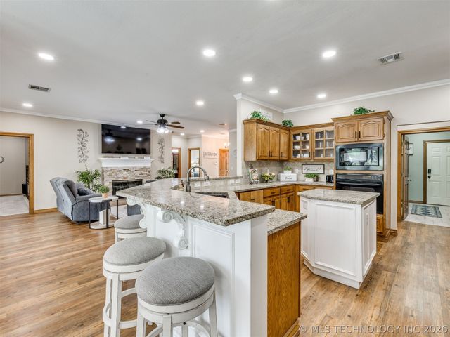 15611 E 112th Street North, Owasso, OK 74055