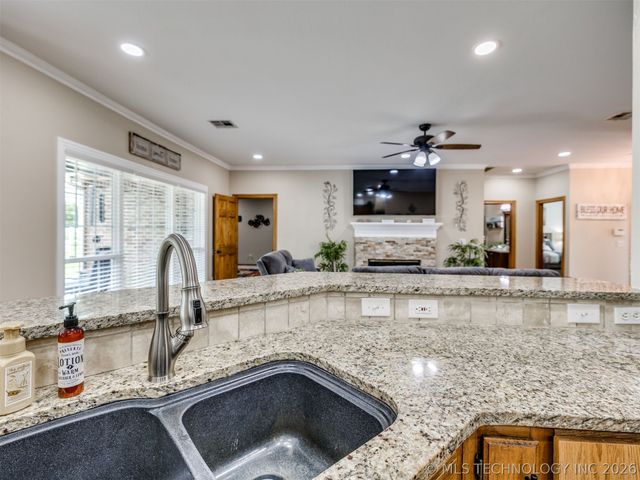 15611 E 112th Street North, Owasso, OK 74055
