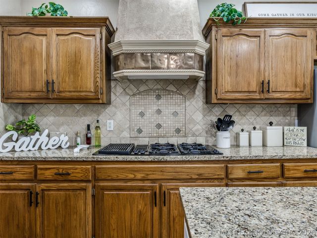 15611 E 112th Street North, Owasso, OK 74055