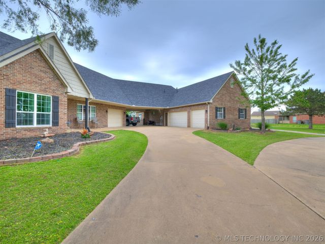 15611 E 112th Street North, Owasso, OK 74055