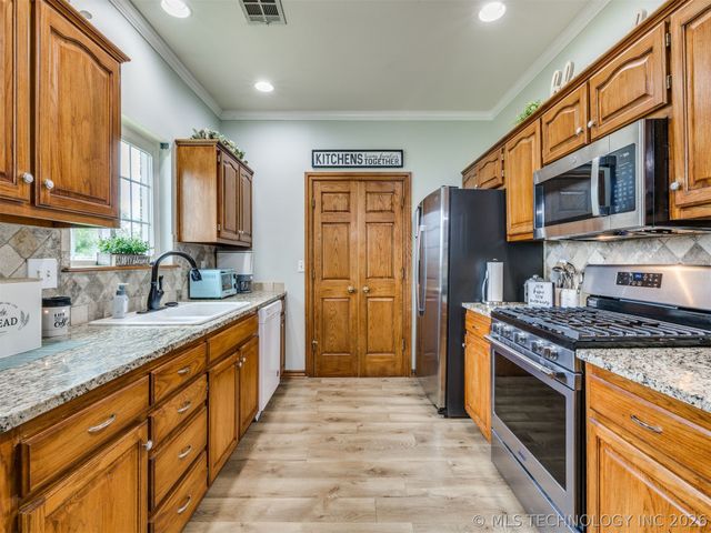 15611 E 112th Street North, Owasso, OK 74055