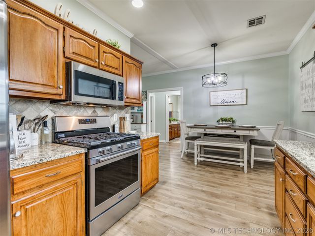 15611 E 112th Street North, Owasso, OK 74055