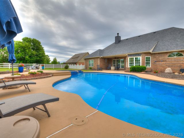 15611 E 112th Street North, Owasso, OK 74055