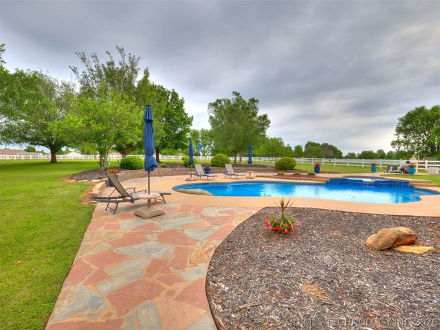 15611 E 112th Street North, Owasso, OK 74055