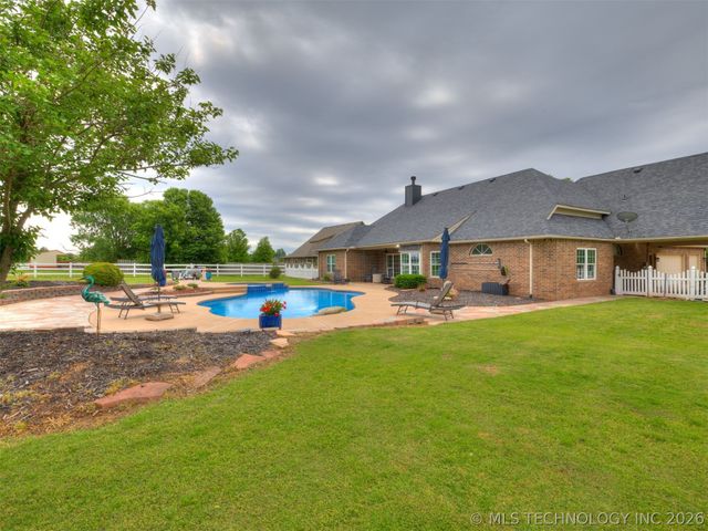 15611 E 112th Street North, Owasso, OK 74055
