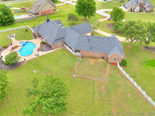 15611 E 112th Street North, Owasso, OK 74055