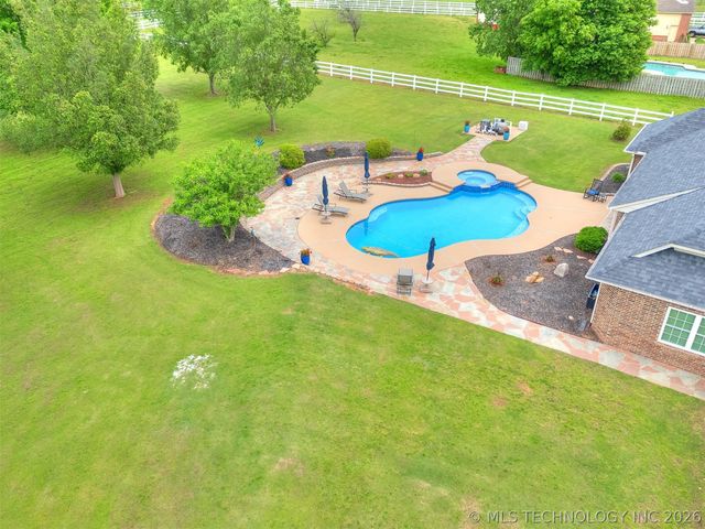 15611 E 112th Street North, Owasso, OK 74055