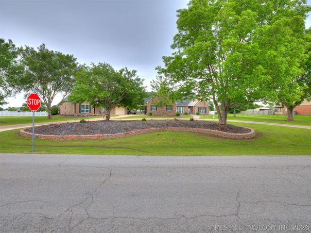 15611 E 112th Street North, Owasso, OK 74055