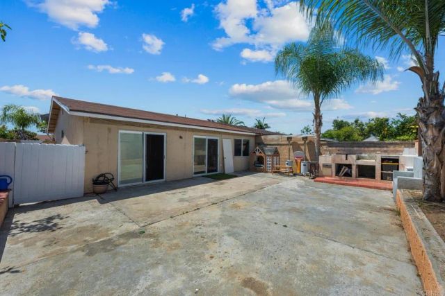 4608 Calle De Retiro, Oceanside, CA 92057