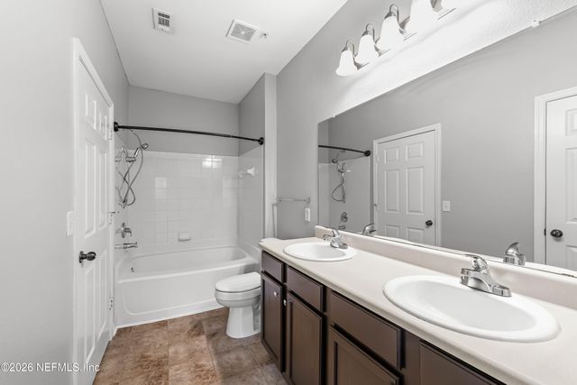 7800 POINT MEADOWS Drive 212, Jacksonville, FL 32256