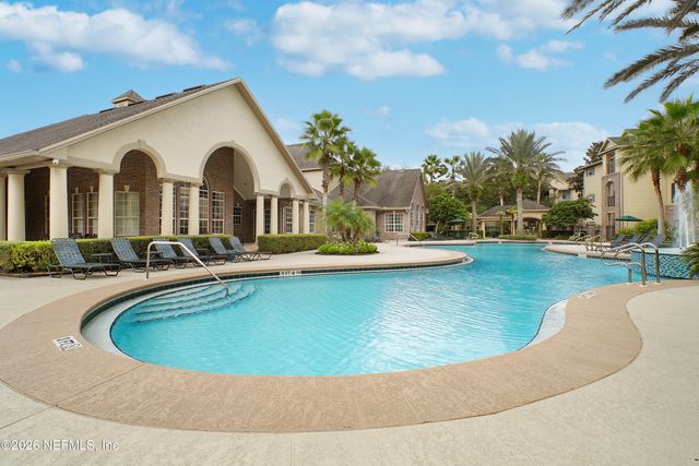 7800 POINT MEADOWS Drive 212, Jacksonville, FL 32256