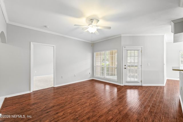 7800 POINT MEADOWS Drive 212, Jacksonville, FL 32256