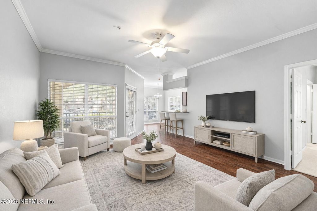 7800 POINT MEADOWS Drive 212, Jacksonville, FL 32256