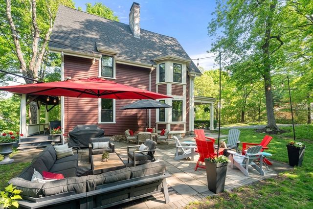 40 Kimlo Rd, Wellesley, MA 02481