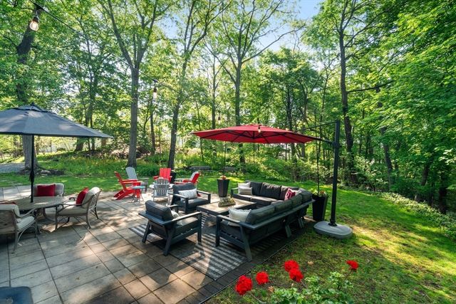 40 Kimlo Rd, Wellesley, MA 02481