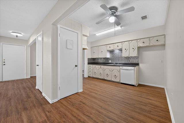 4900 Inverness Avenue, Fort Worth, TX 76132