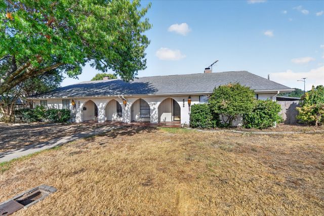 4900 Inverness Avenue, Fort Worth, TX 76132