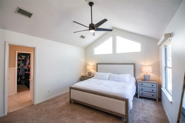 26 Shallow Pond Place, The Woodlands, TX 77381