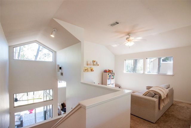 26 Shallow Pond Place, The Woodlands, TX 77381