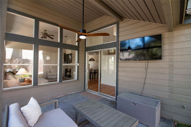 26 Shallow Pond Place, The Woodlands, TX 77381