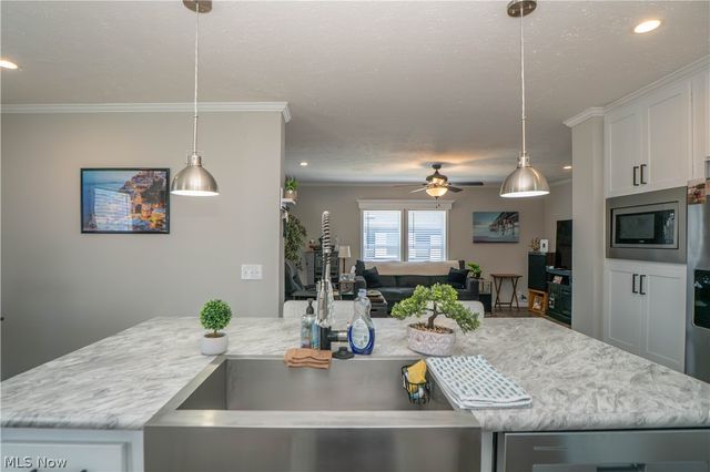 3052 Cross Creek Circle SW, Massillon, OH 44647